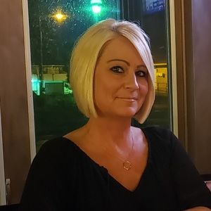 Meet your Posher, Debbie